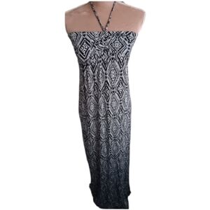 Forever 21 ~ Black & White Geometric Print Maxi Dress~ Size Medium